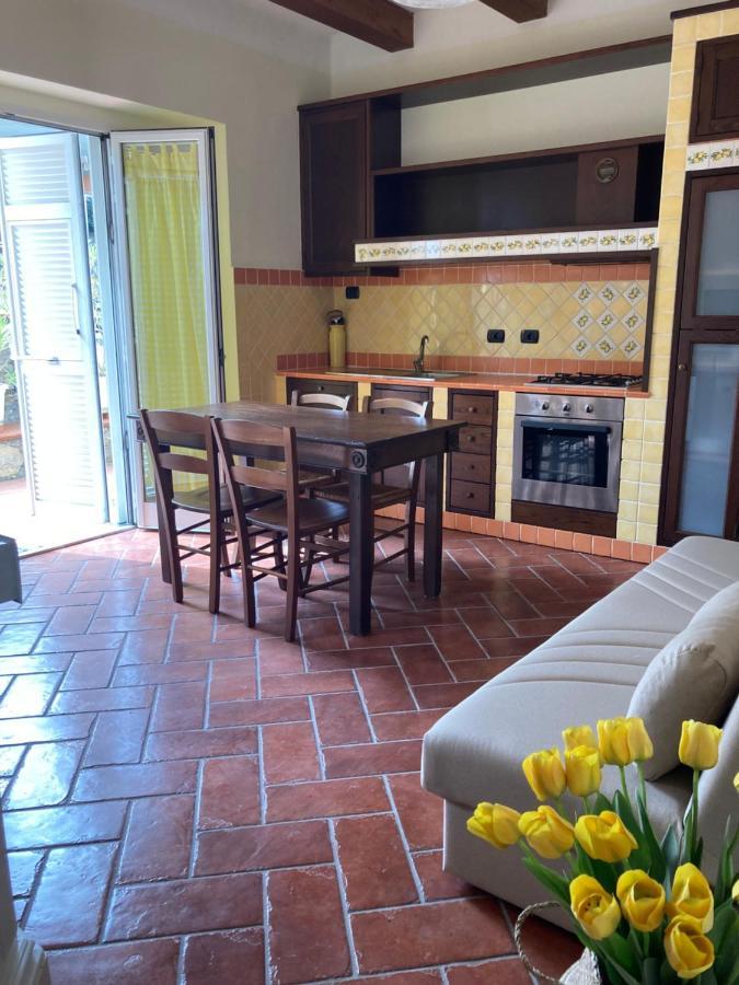 Appartamento F&M Castelnuovo Magra Exteriör bild