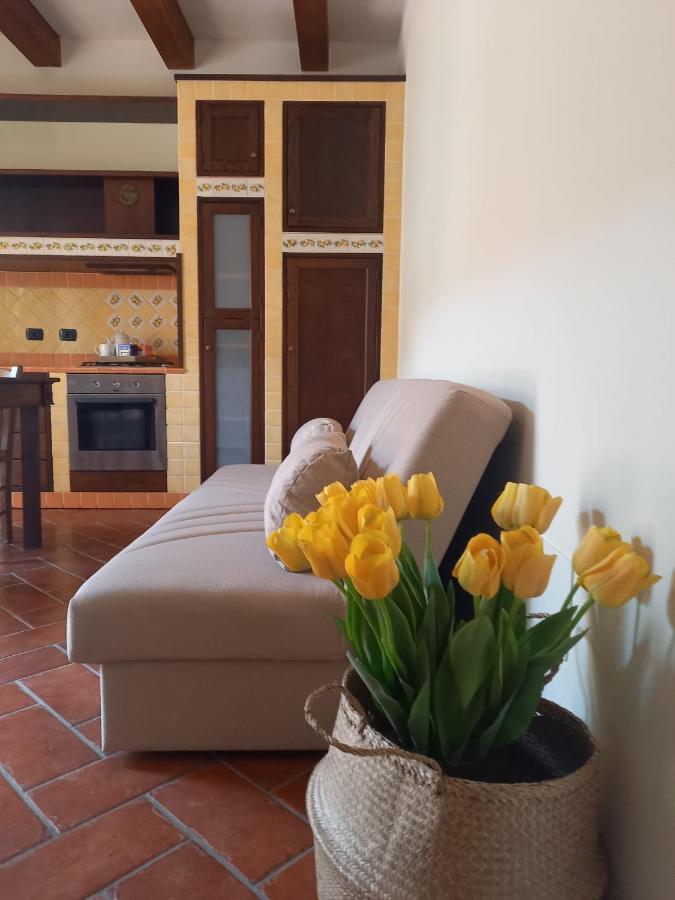 Appartamento F&M Castelnuovo Magra Exteriör bild